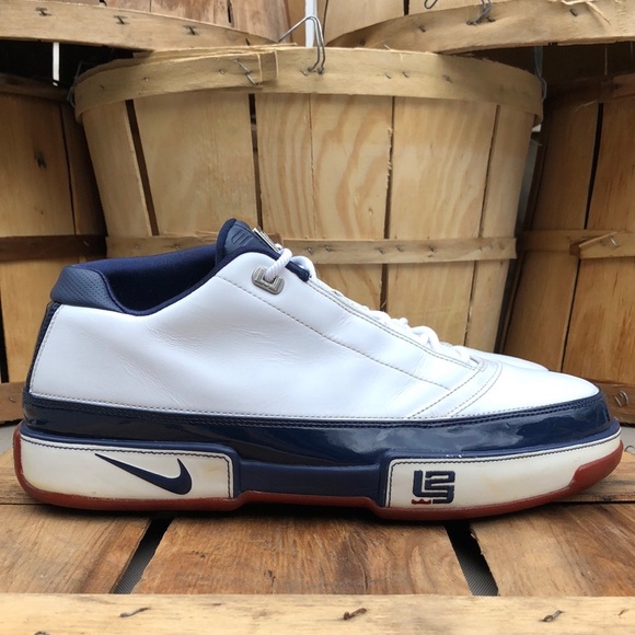 zoom lebron low st